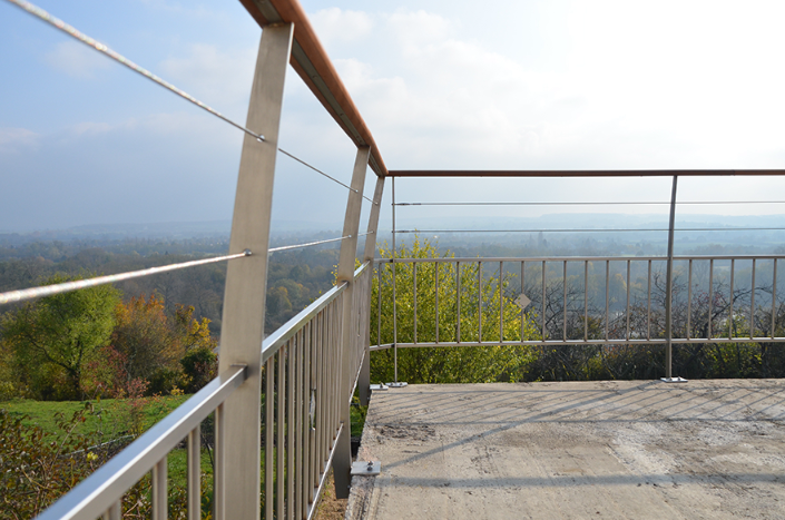 balustrade en bois exotique cintrée